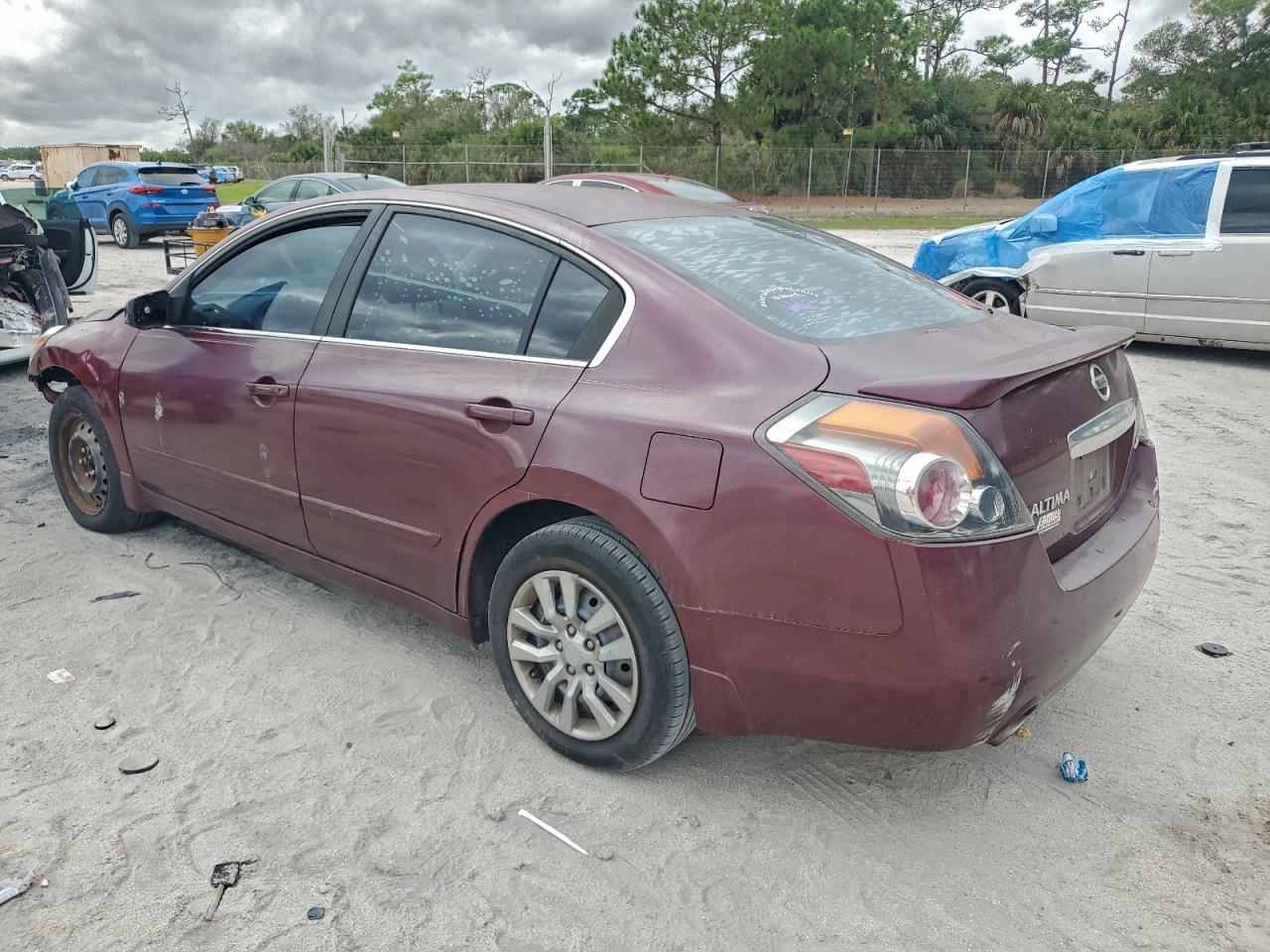 Nissan Altima Base Image 4