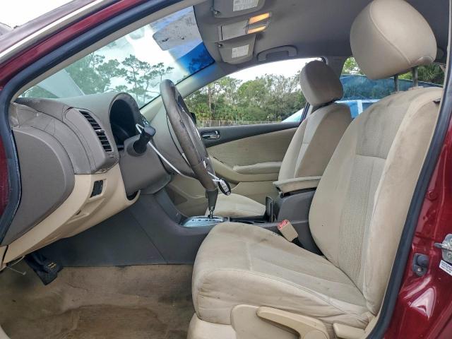 Nissan Altima Base Image 8