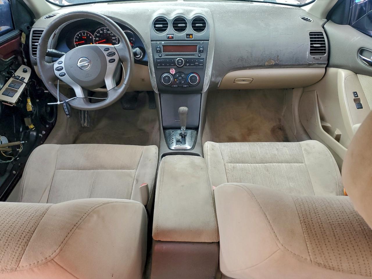 Nissan Altima Base Image 12