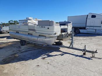  Salvage Bennington Marine Boat W Trl