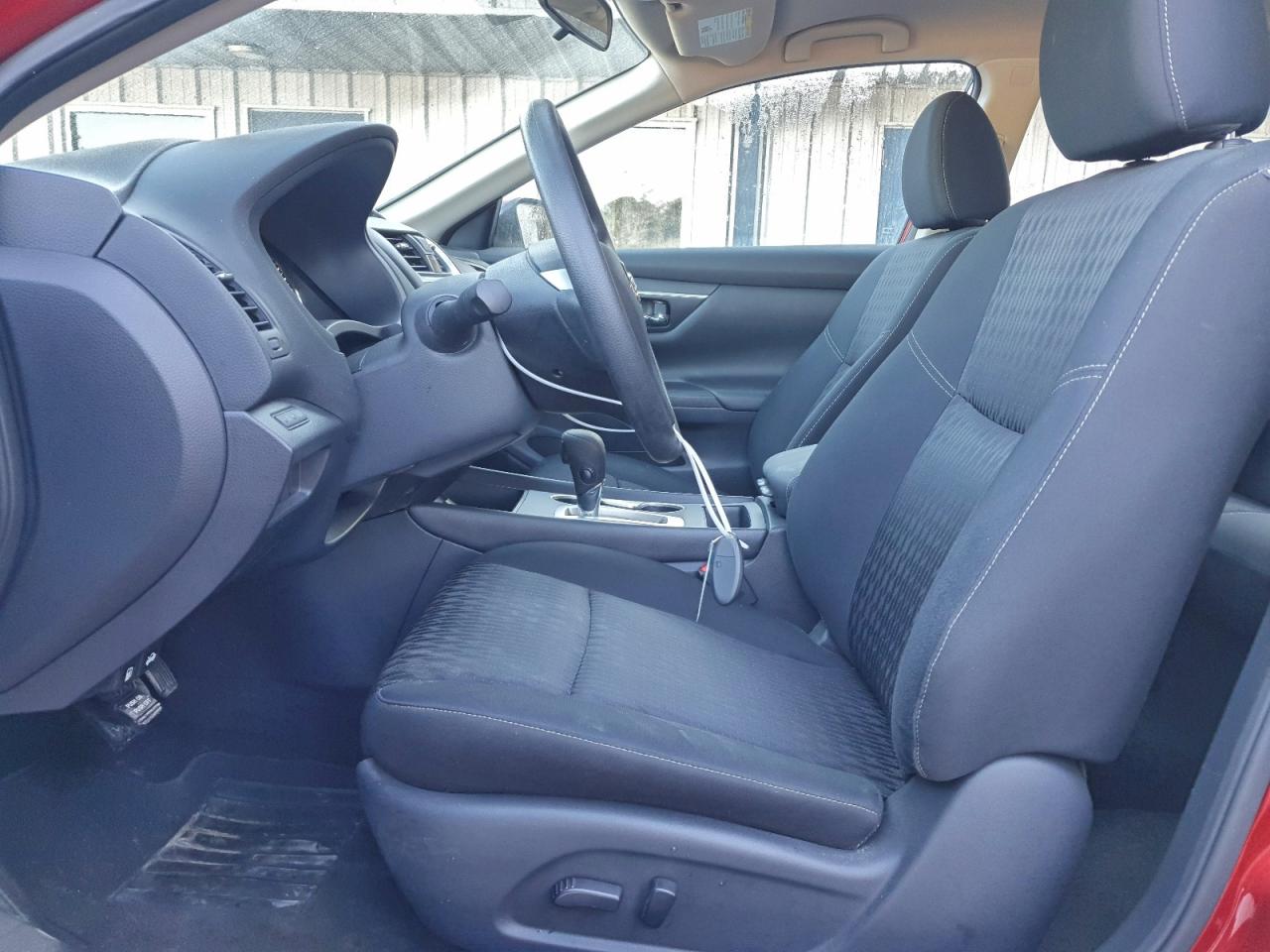 Nissan Altima 2.5 Image 3