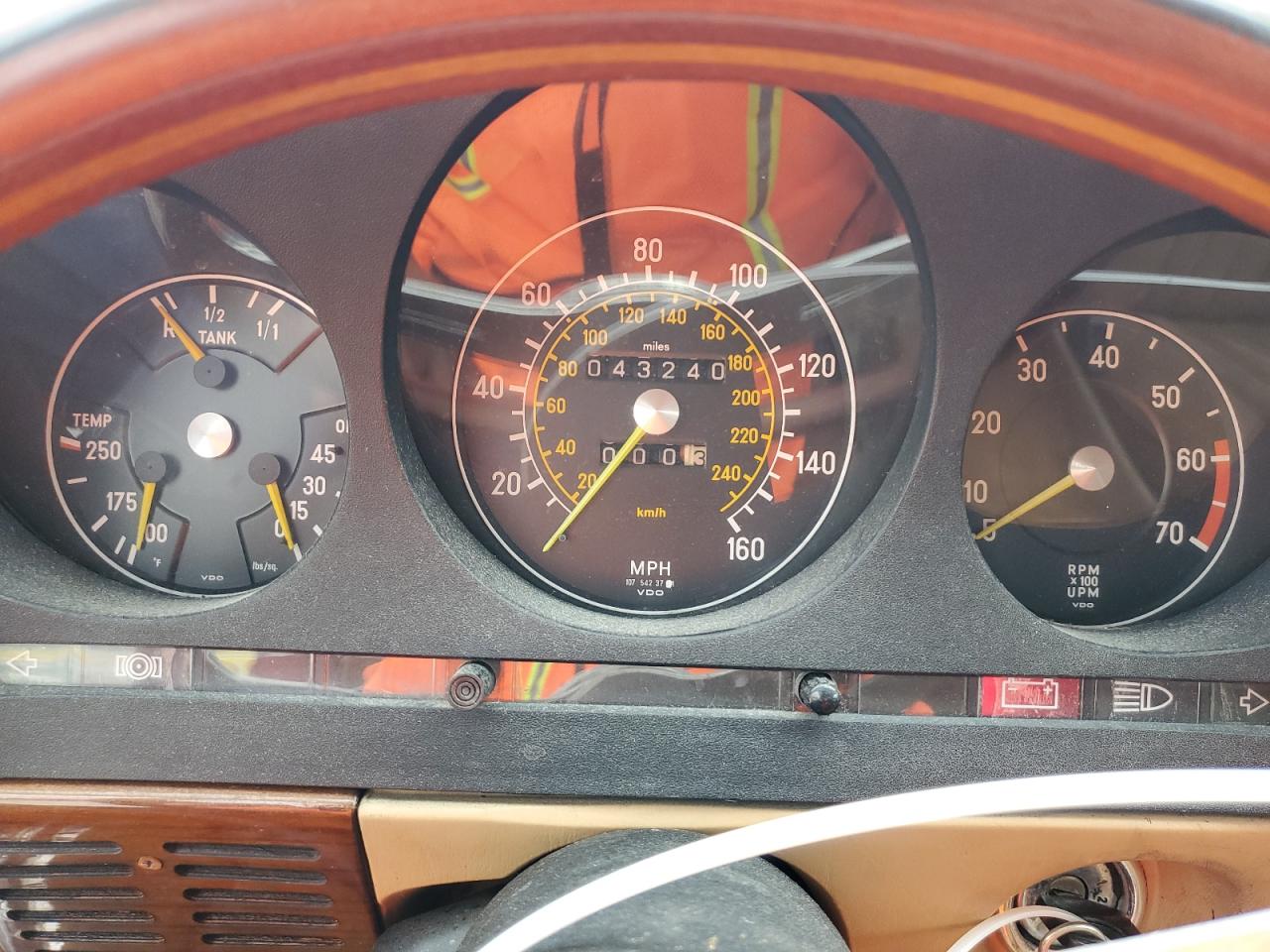 Mercedes-Benz 380 Image 10