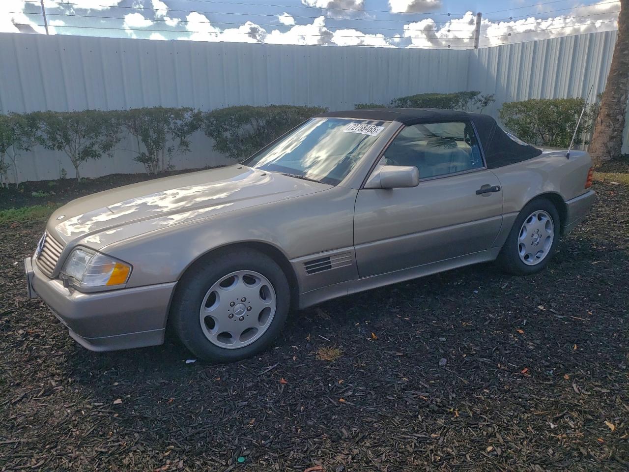 Mercedes-Benz S-Class 320 Image 1