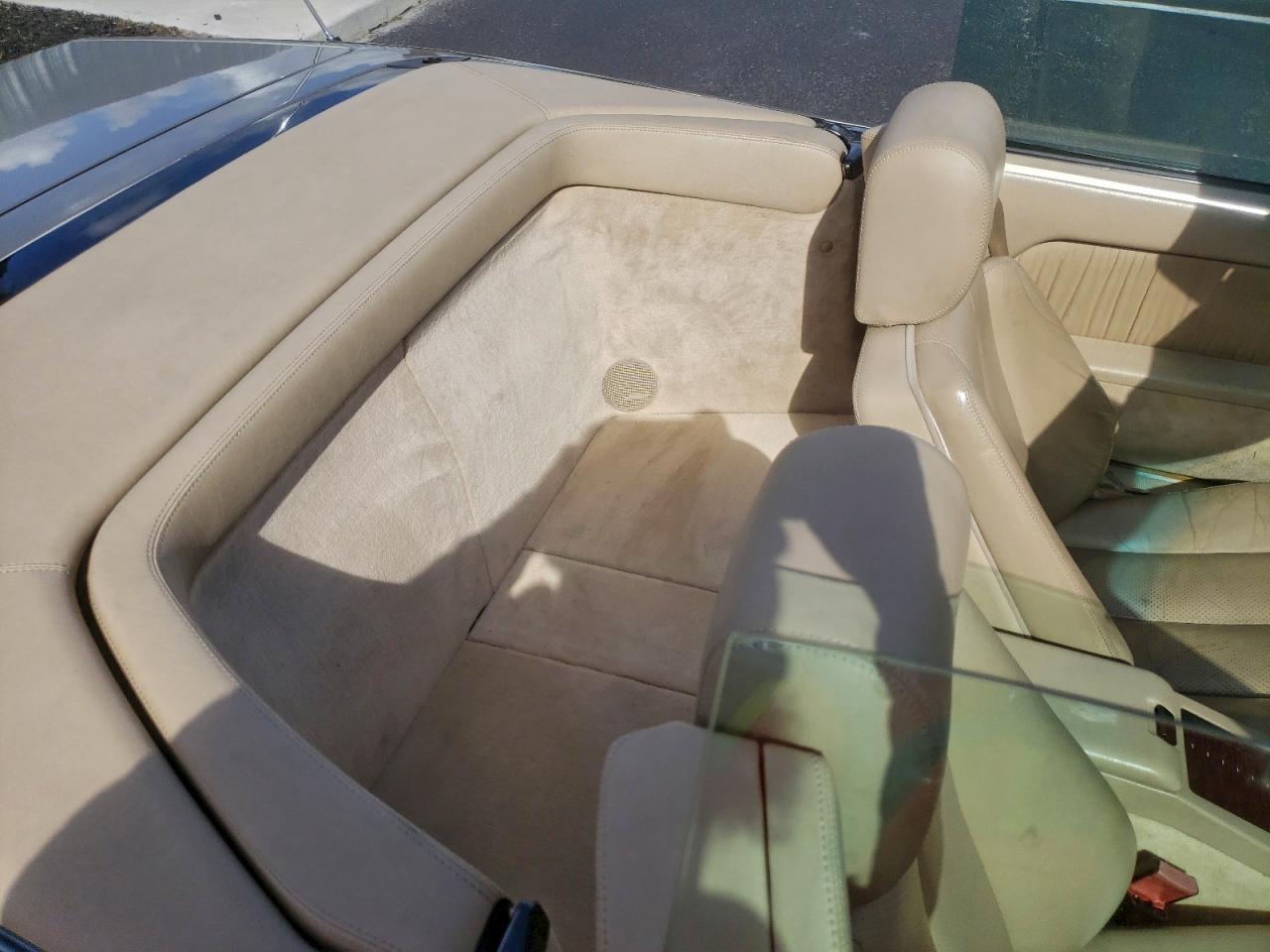 Mercedes-Benz S-Class 320 Image 11