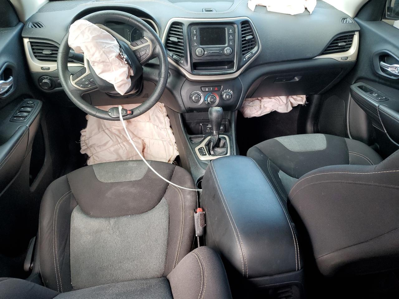 Jeep Grand Cherokee Sport Image 6