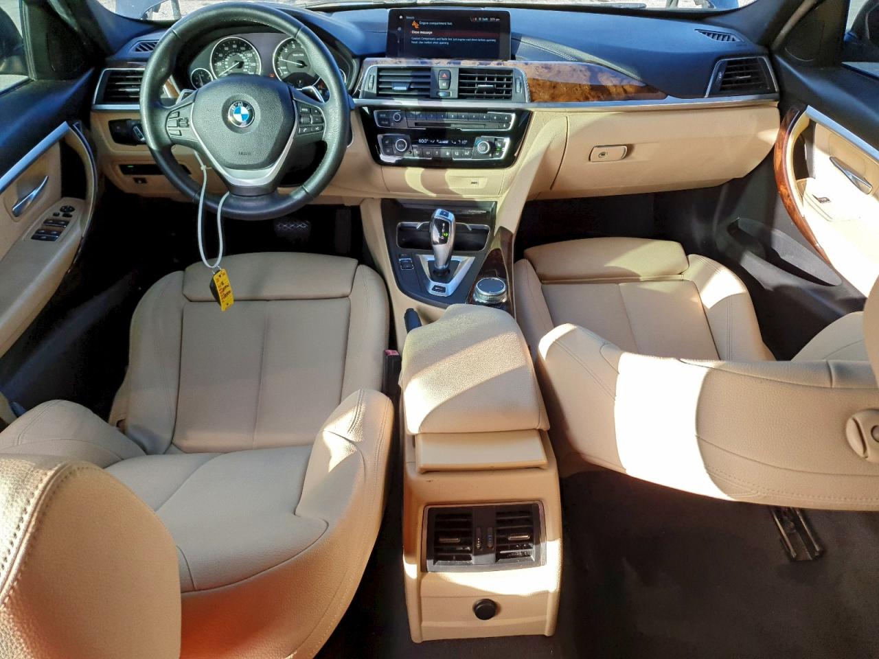 BMW 3 Series Image 8