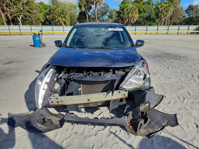 Nissan Versa S Image 7