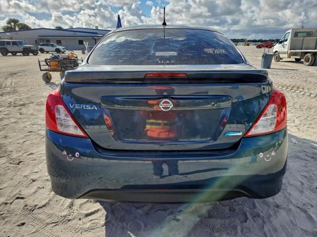 Nissan Versa S Image 4