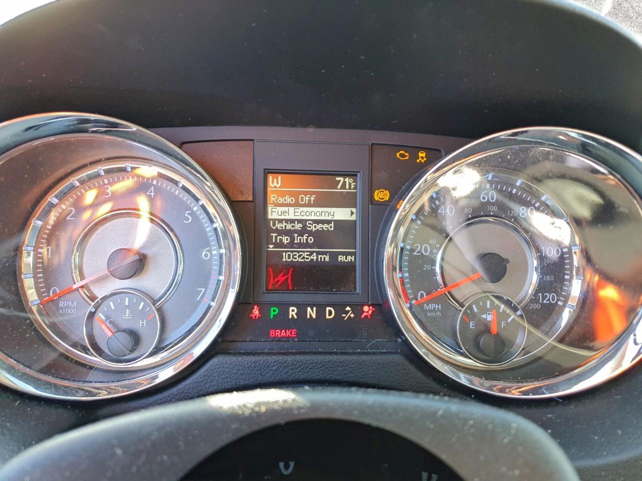 Chrysler Minivan Touring Image 12